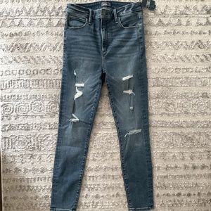 Abercrombie & Fitch High Rise Super Skinny Jeans